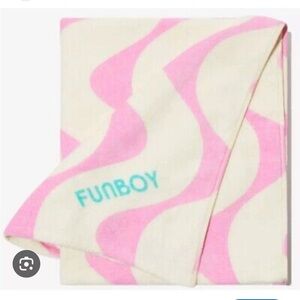 Funboy poolside leisure club towel from fabFitFun new !